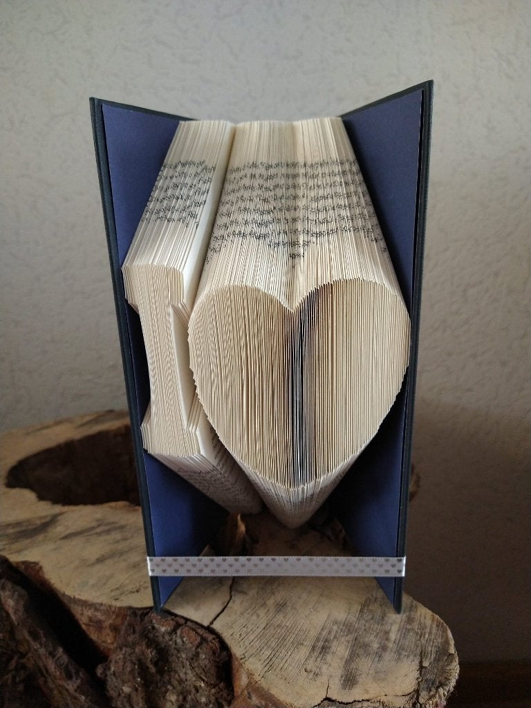 Hand gevouwen unieke boeken, folded books. Liefde huwelijk, Ophalen of Verzenden, Zo goed als nieuw