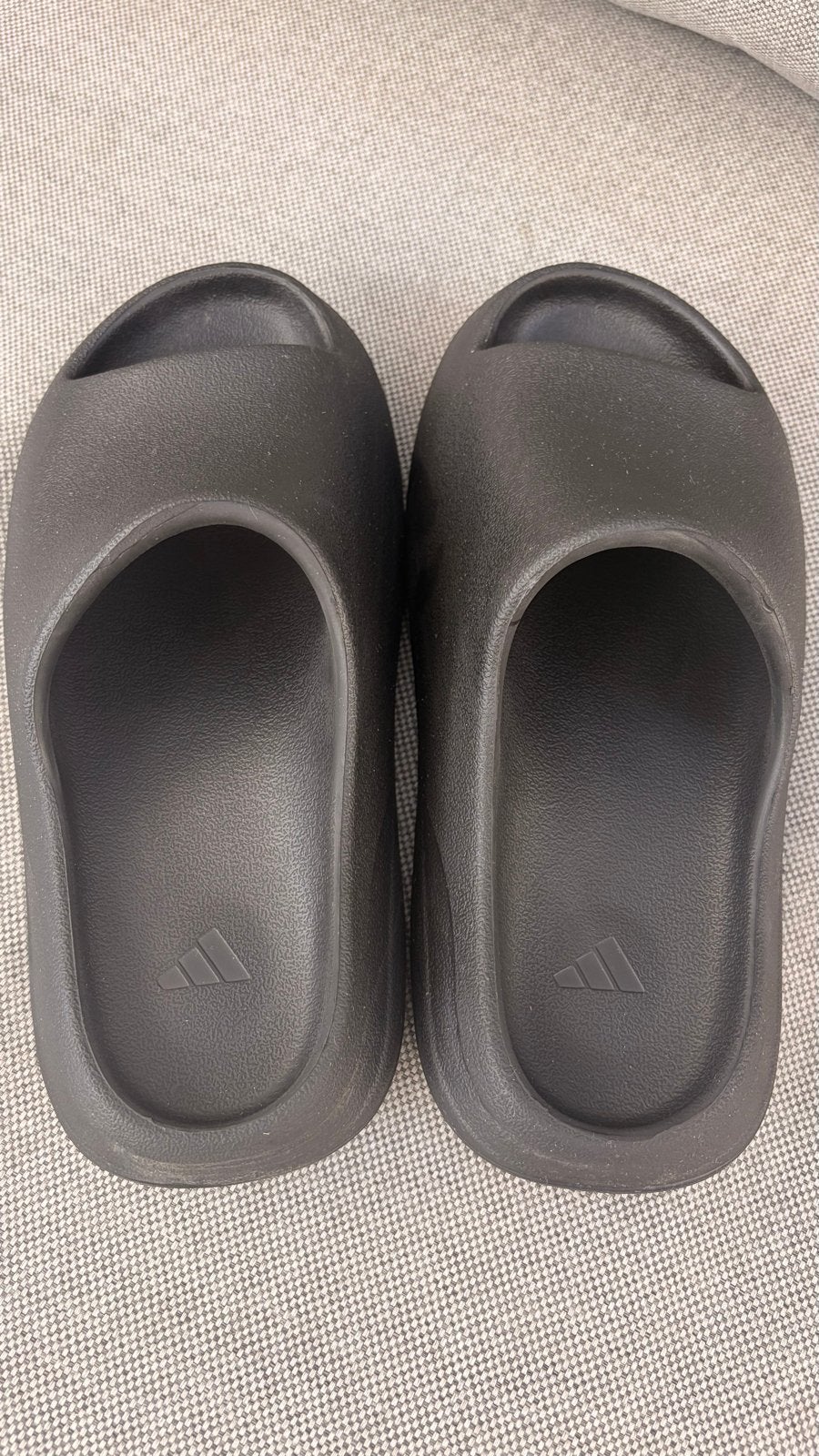 Adidas Yeezy Slide Onyx - Maat 38 - Zo goed als nieuw, Ophalen of Verzenden, Zo goed als nieuw, Zwart