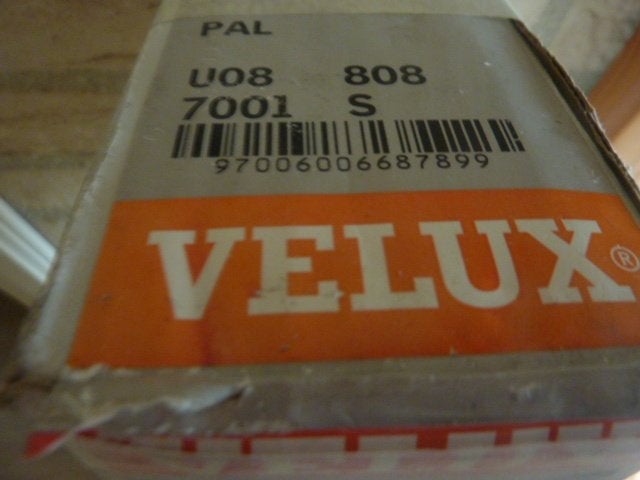 Nieuwe Velux jaloezie / PAL U08 ( 134 x 140 ), Wit, Nieuw, Ophalen of Verzenden, 140 cm
