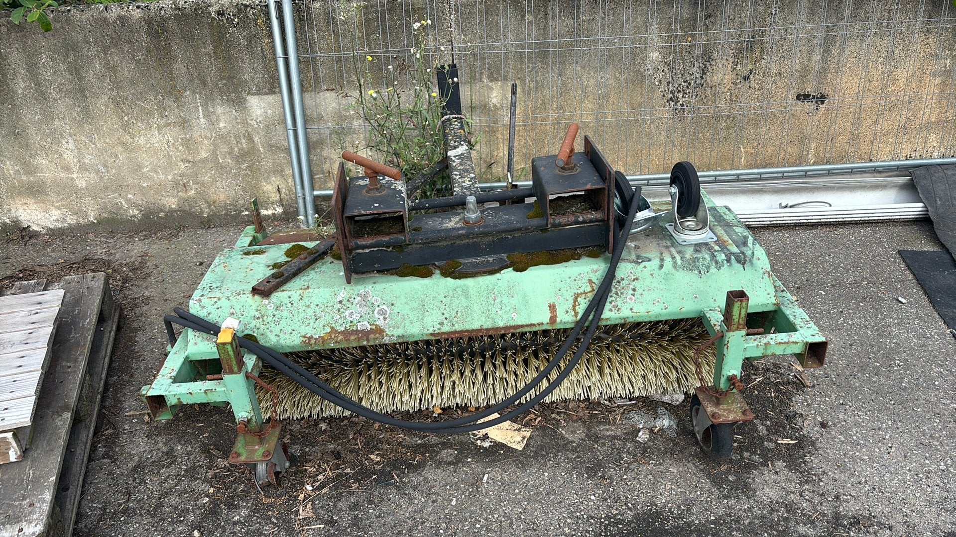 Veegborstel te koop, Ophalen, Zo goed als nieuw, 1200 watt of meer