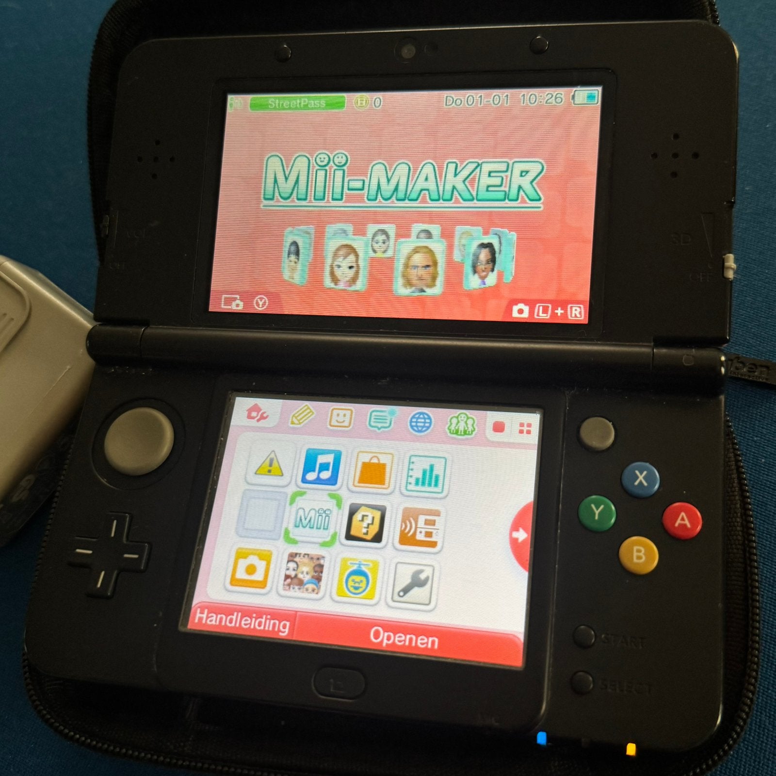 New 3DS DragonballZ plates Zo Goed Als Nieuw - Meer te koop!, Spelcomputers en Games, Zwart, Ophalen of Verzenden, Met beschermhoes of tas