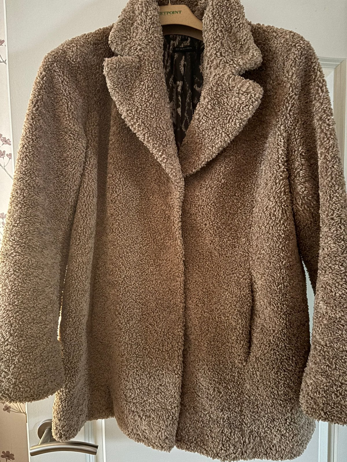 Teddy jas van district, Ophalen of Verzenden, Zo goed als nieuw, Maat 42/44 (L), Beige