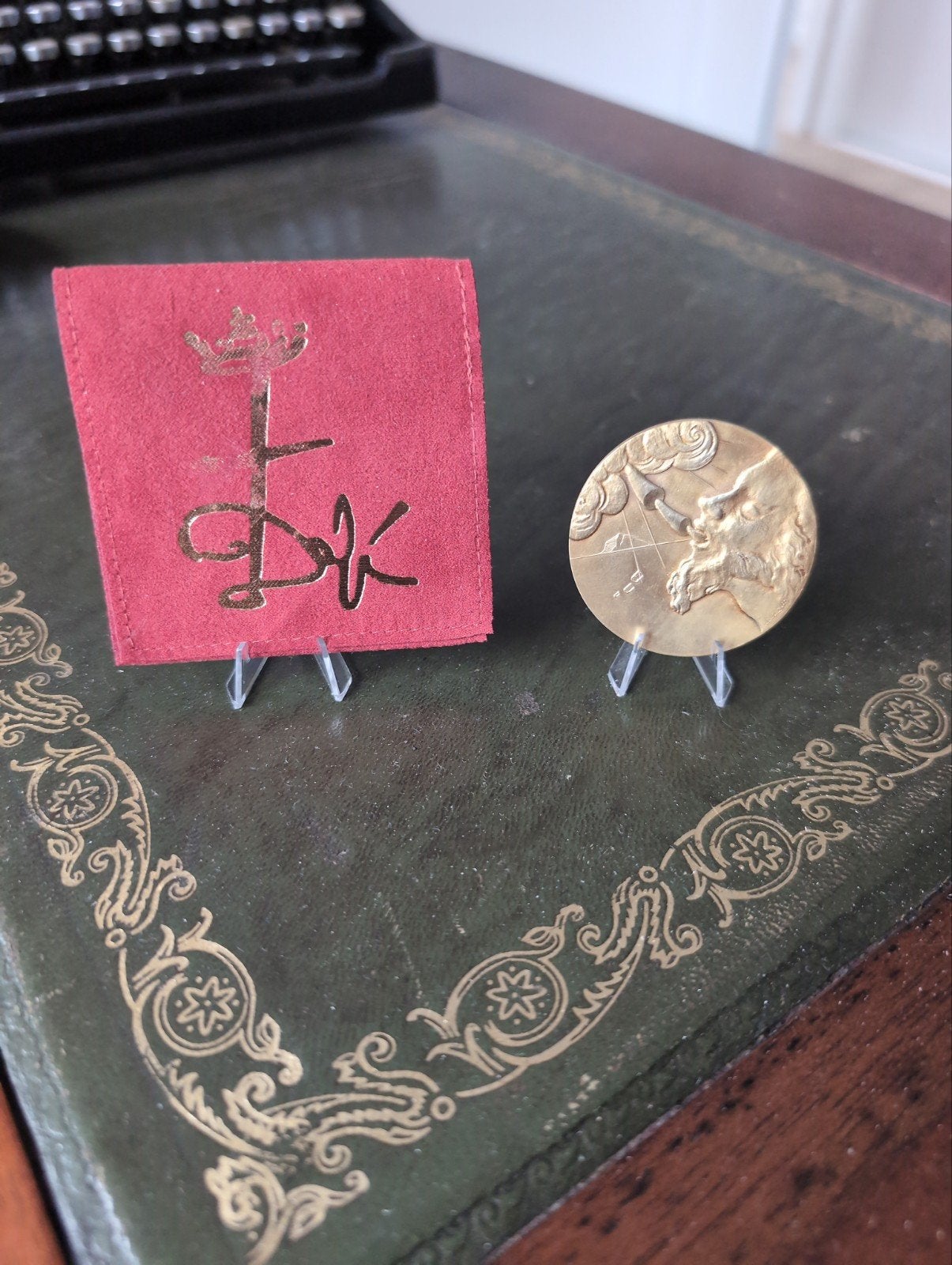 Salvador Dalí - Een van de 10 Geboden - 50gr Zilver 24K Verg, Postzegels en Munten, Penningen en Medailles, Ophalen of Verzenden