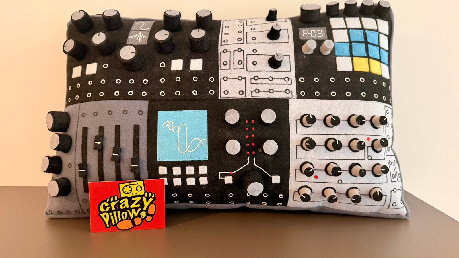 RARE SYNTH PILLOW by CRAZY PILLOWS Handmade by Alena Dudich, Ophalen of Verzenden, Nieuw, Overige aantallen, Overige merken