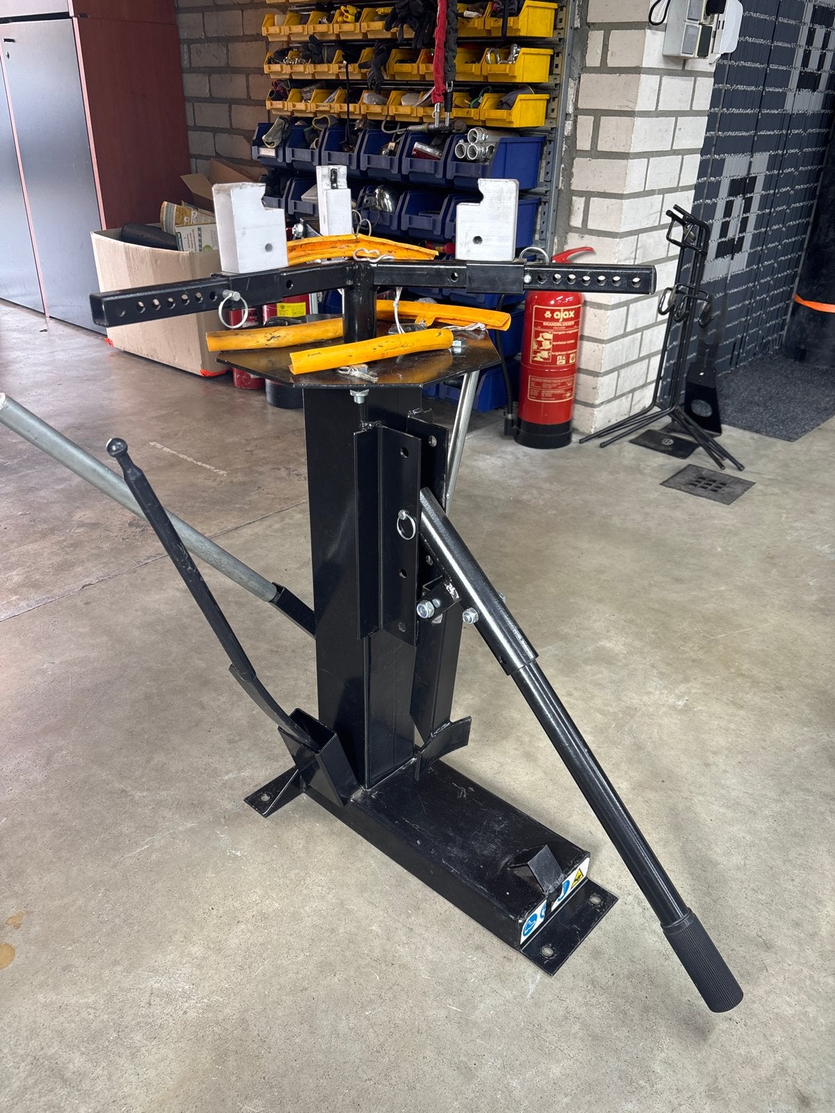 Banden demonteerapparaat scooter, Auto diversen, Autogereedschap, Ophalen of Verzenden, Gebruikt