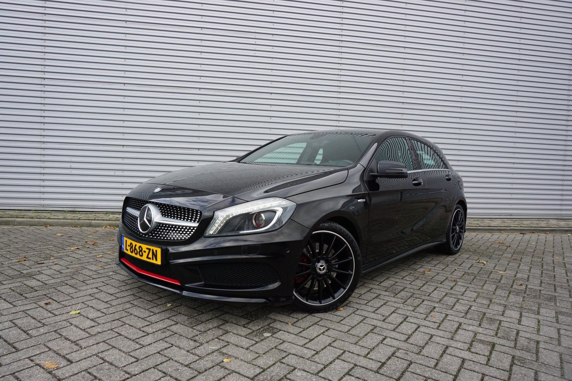 Mercedes-Benz A-Klasse 250 Sport AUTOMAAT - Airco / Navi / C, Auto's, 730 kg, Gebruikt, Euro 6, 4 cilinders