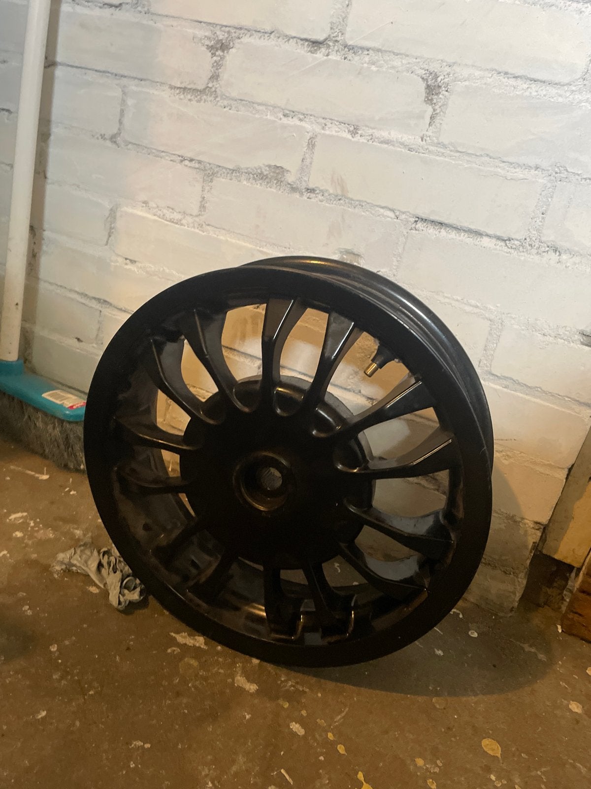 Zwarte vespa sprint velg - Gebruikt, Ophalen of Verzenden, Gebruikt, Overige typen, Overige merken