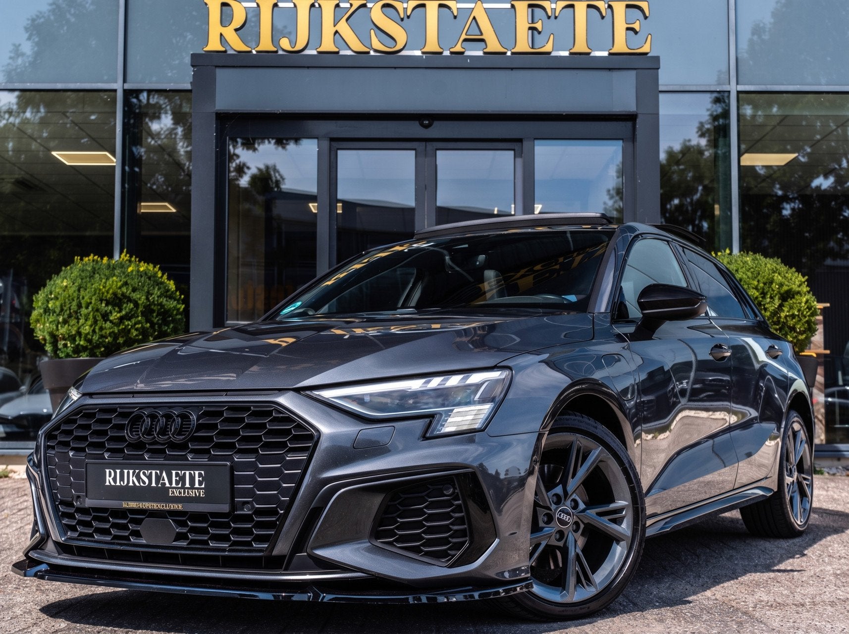 Audi A3 Sportback 40 TFSI e S-Line|PANO|MASSAGE|ACC|RS3-LOOK, Auto's, Audi, Gebruikt, 4 cilinders, Hybride Elektrisch/Benzine