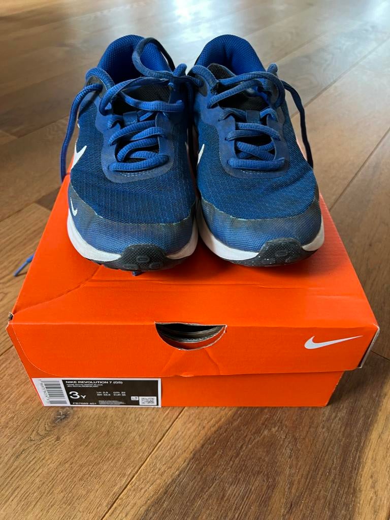 Nike Revolution 7 (GS) Sportschoenen Maat 35 Blauw, Ophalen of Verzenden, Gebruikt, Jongen of Meisje, Sportschoenen