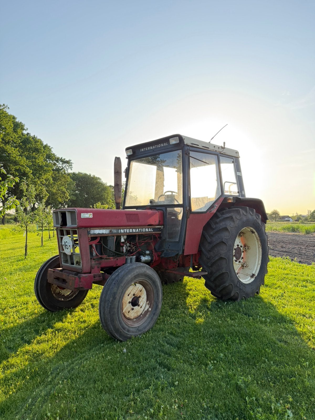 International 744 confort 2000, Zakelijke goederen, Agrarisch | Tractoren, Ophalen, Gebruikt, Tot 80 Pk, Case IH