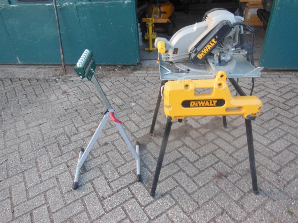 De  Walt  afkortzaag  met  steun  220  volt  type  DW 743, Ophalen, Zo goed als nieuw, Afkortzaag, 1200 watt of meer