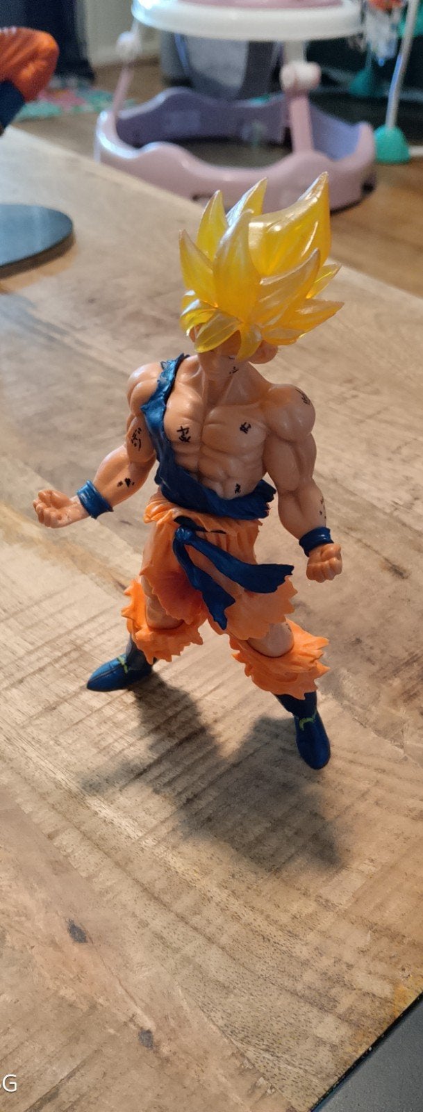 Goku Ssj Action figure, Ophalen of Verzenden, Zo goed als nieuw