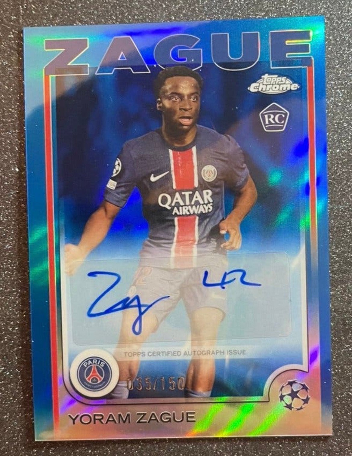 Topps CHROME 2025  ROOKIE CARD AUTOGRAPH   /150   ZAGUE  PSG, Verzenden, Zo goed als nieuw, Plaatje