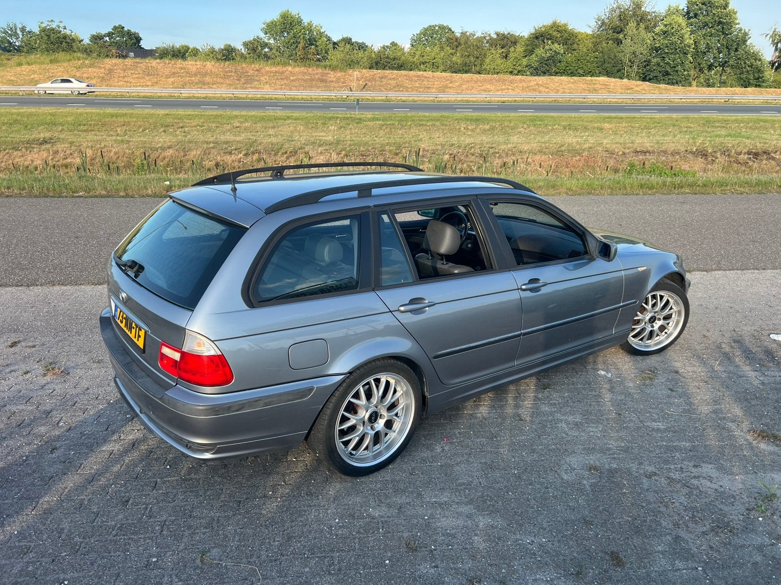 BMW 318 Touring 2004, Auto's, 13 km/l, Achterwielaandrijving, 1995 cc, 680 kg