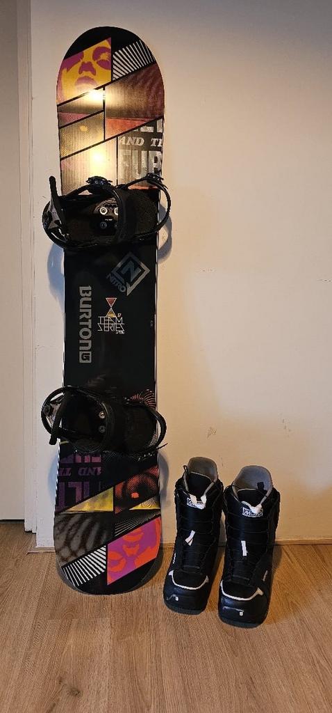 Compleet snowboard set, Sport en Fitness, Snowboarden, Ophalen, Zo goed als nieuw, Board
