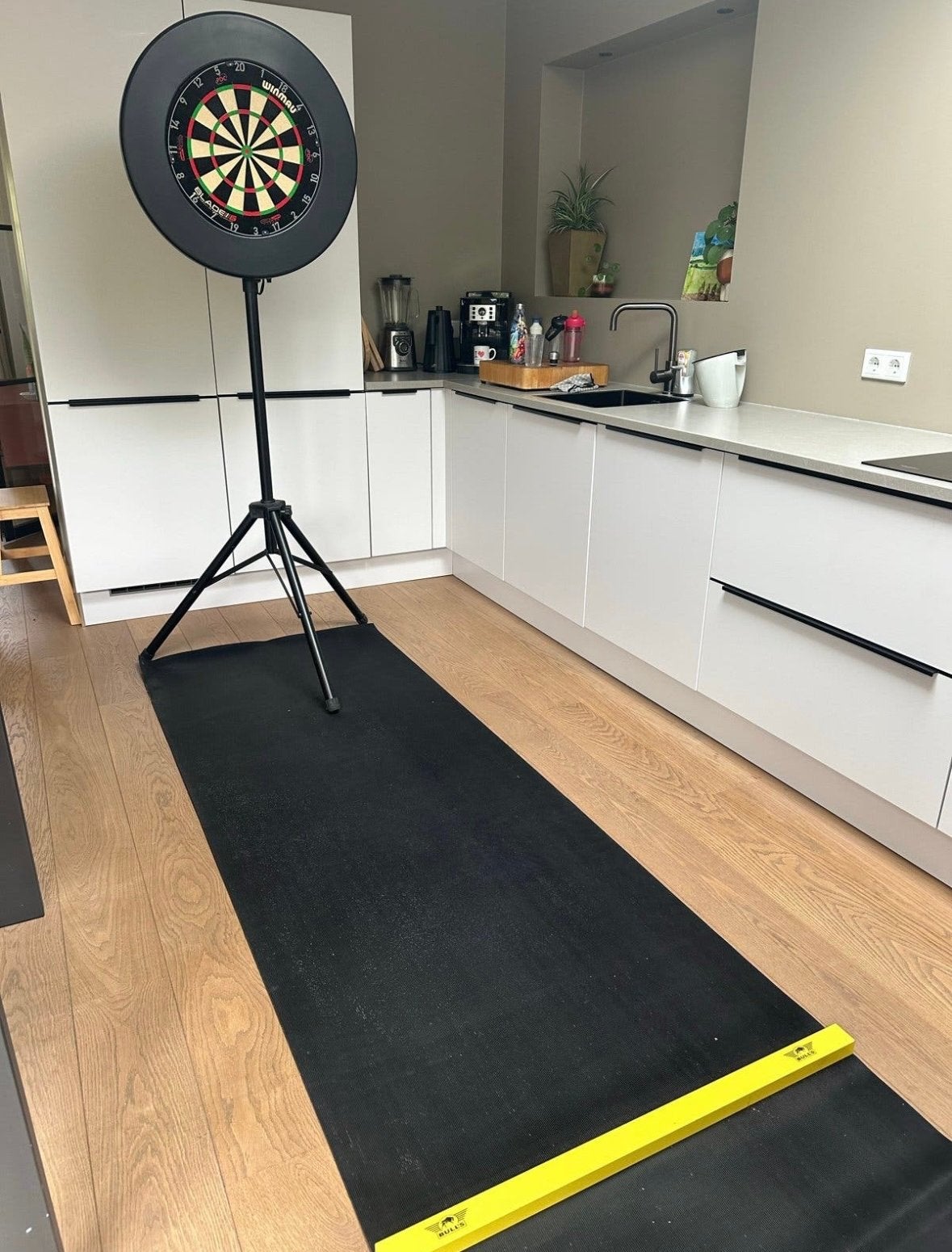 Complete dart opstelling: Winmau Blade 6 Triple Core, Ophalen, Zo goed als nieuw, Dartbord met pijlen