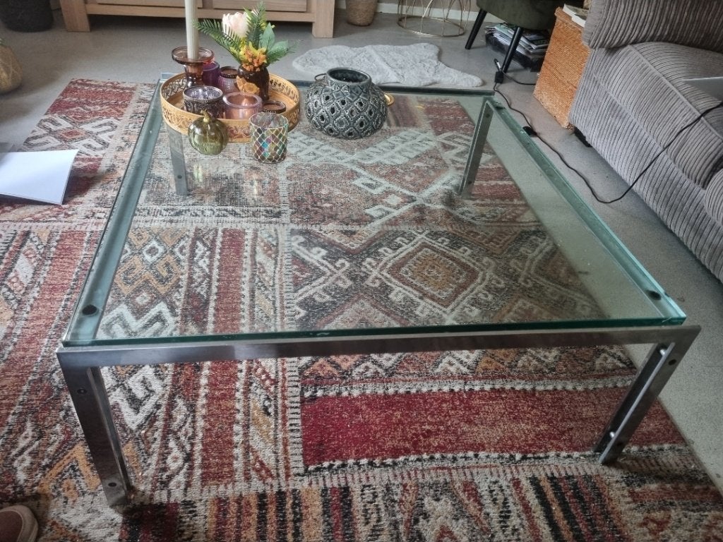 Glazen salontafel met metalen frame MOET NU WEG, Huis en Inrichting, Ophalen, Gebruikt, Vierkant, Tot twee personen