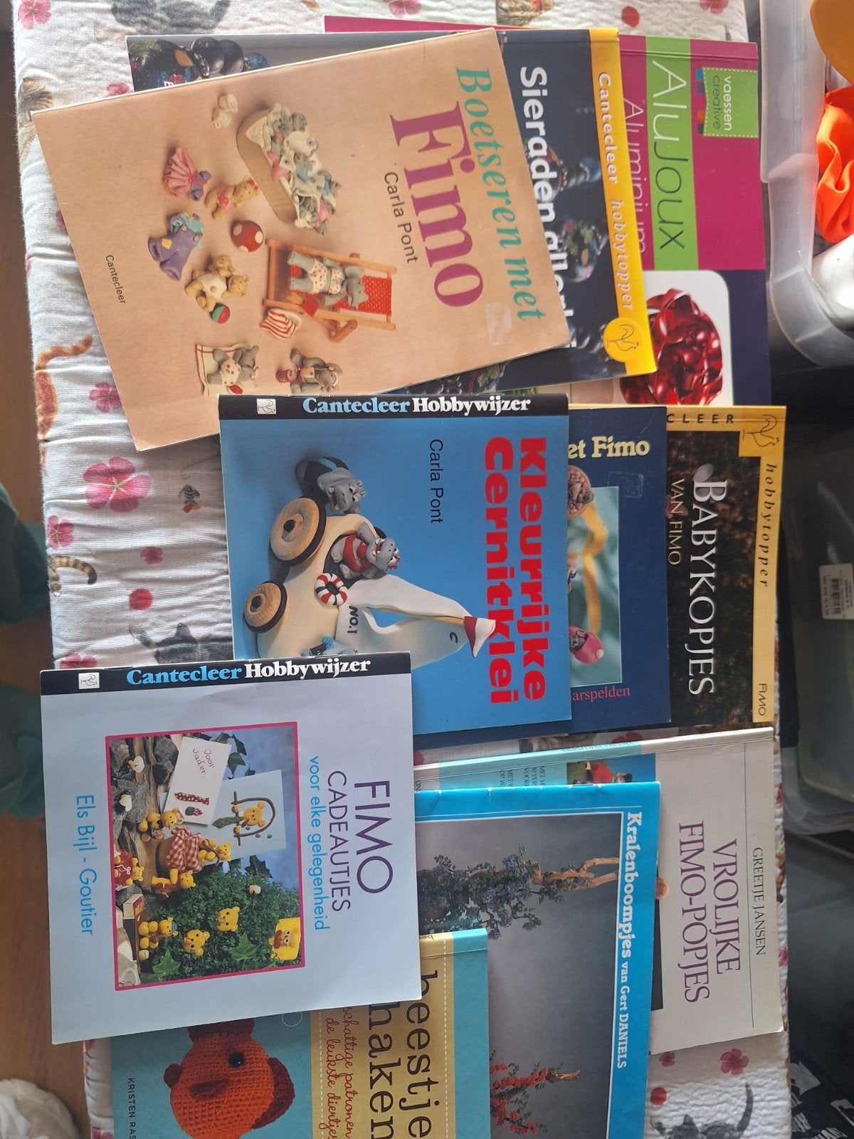 Hobbyboeken: Fimo, Haken, Kralen en meer., Ophalen of Verzenden, Gelezen, Kleien en Boetseren, Diverse auteurs