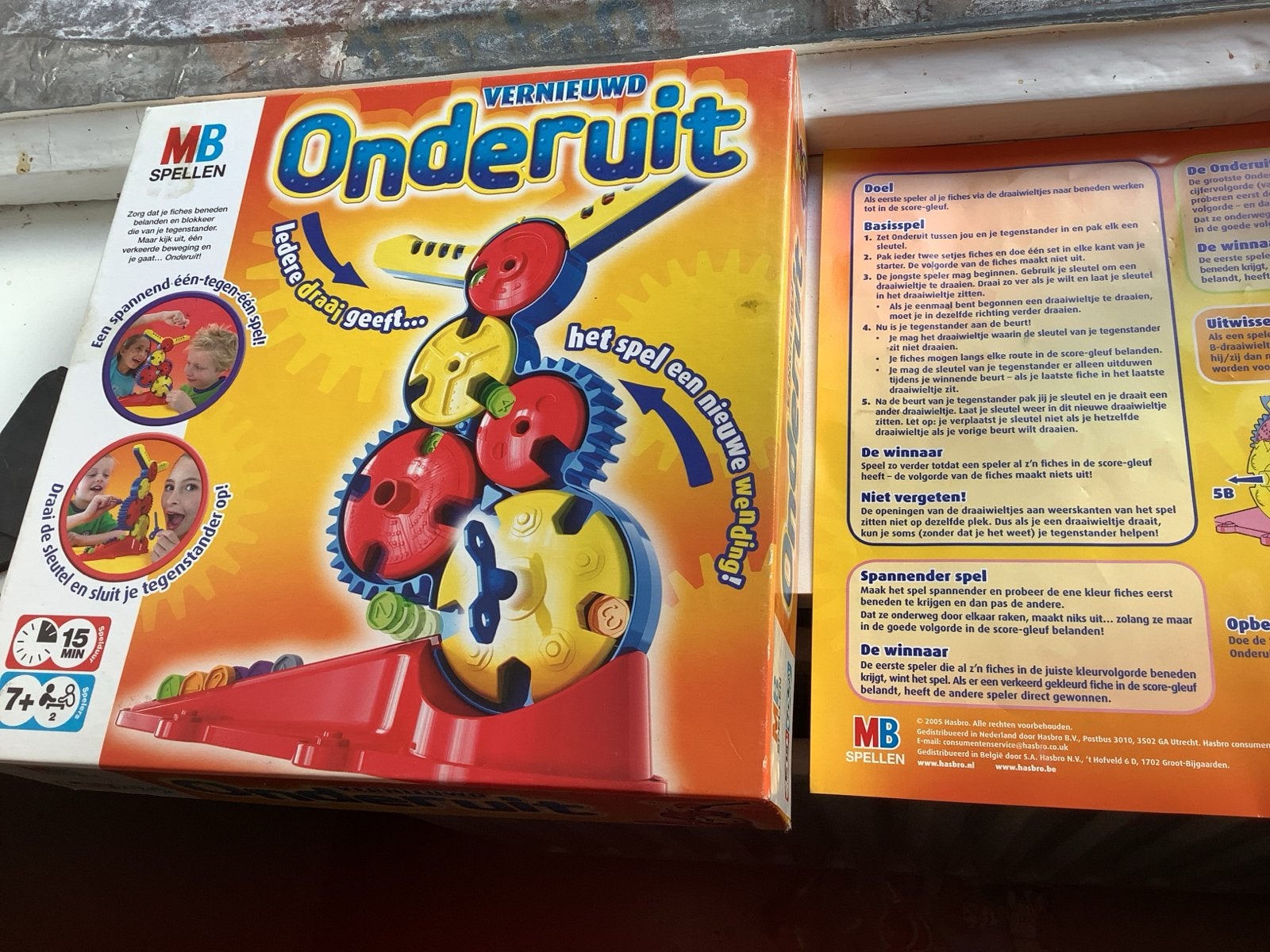 MB Spellen Onderuit - Vernieuwd Gezelschapsspel, Een of twee spelers, Ophalen of Verzenden, Gebruikt