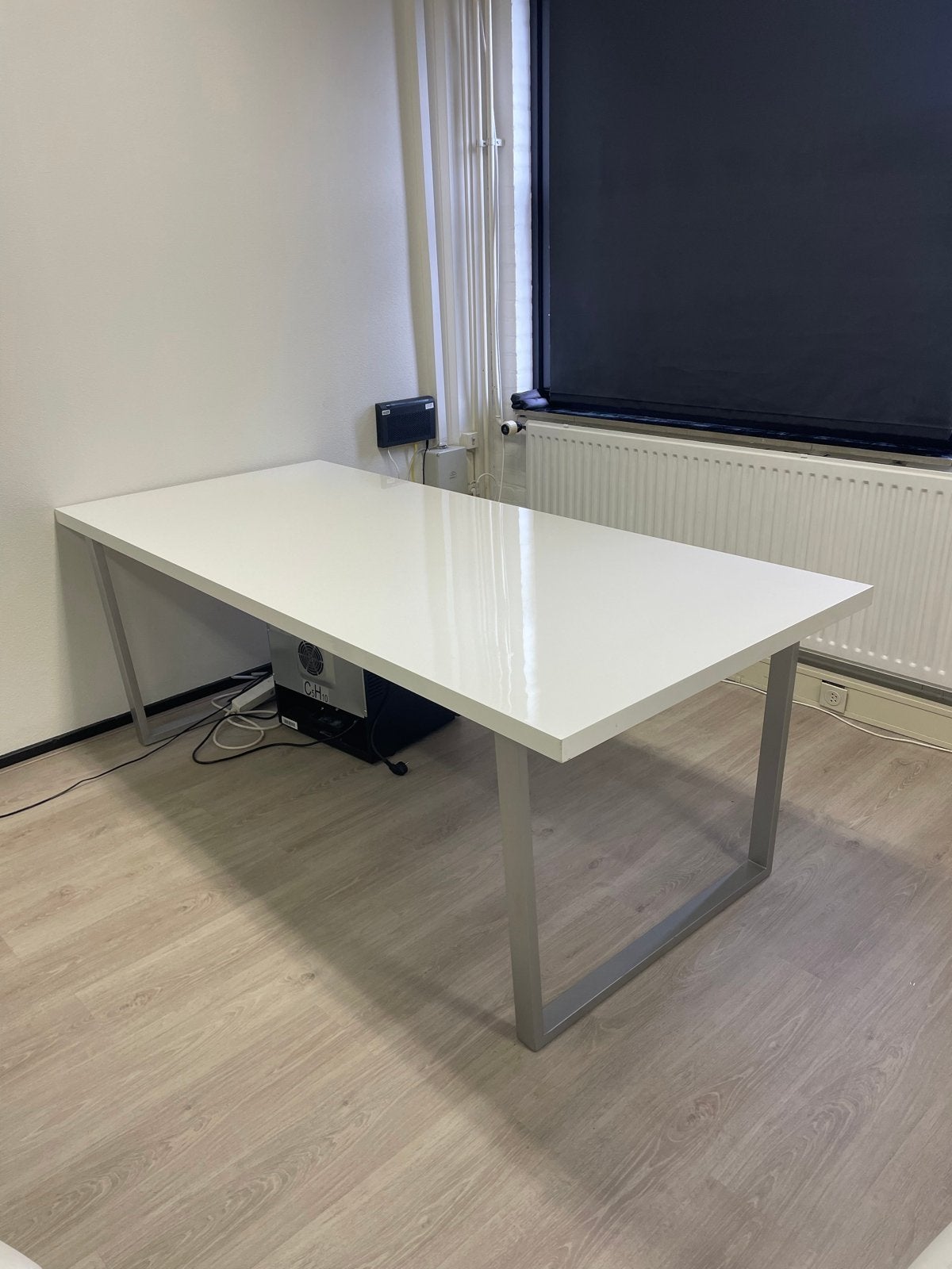 Gratis bureau/tafel op te halen, Ophalen, Gebruikt, 50 tot 100 cm, Vier personen