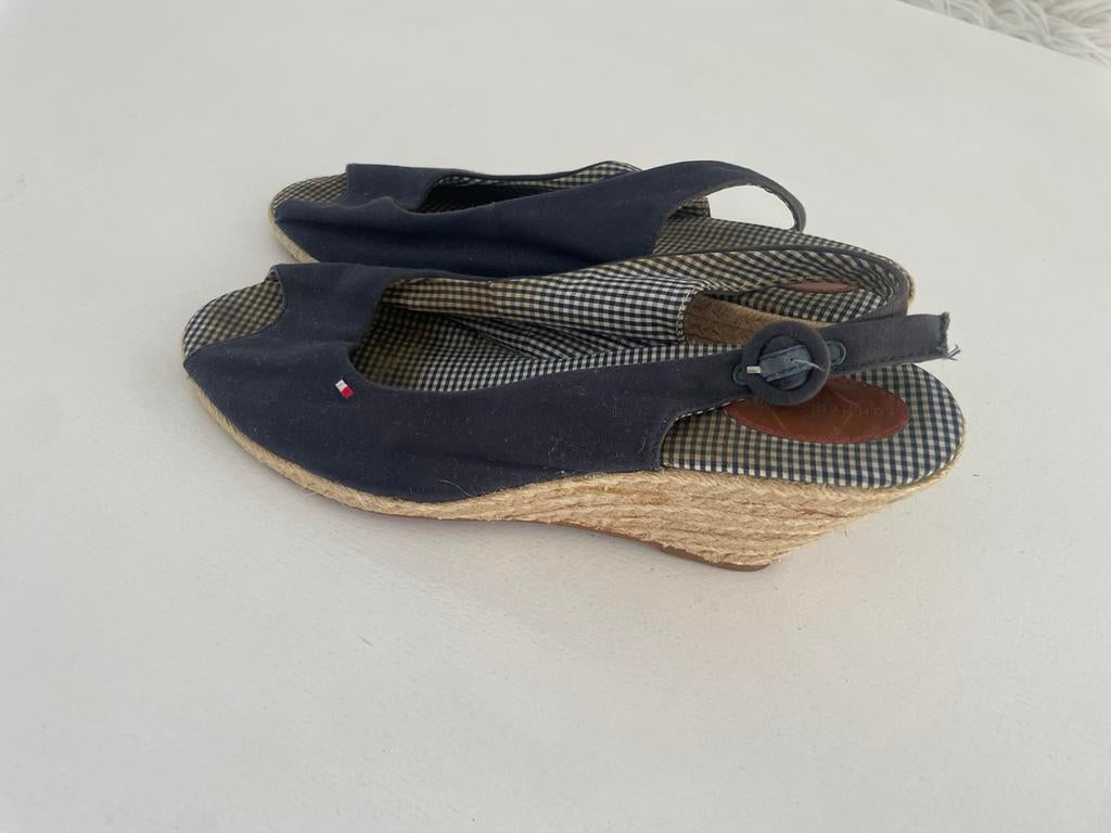 Tommy Hilfiger espadrilles maat 42, Kleding | Dames, Schoenen, Ophalen of Verzenden, Gedragen, Blauw, Espadrilles of Moccasins