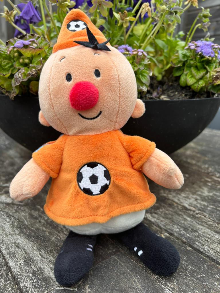 Bumba voetbal met oranje shirt en muts, Verzenden, Zo goed als nieuw, Overige typen