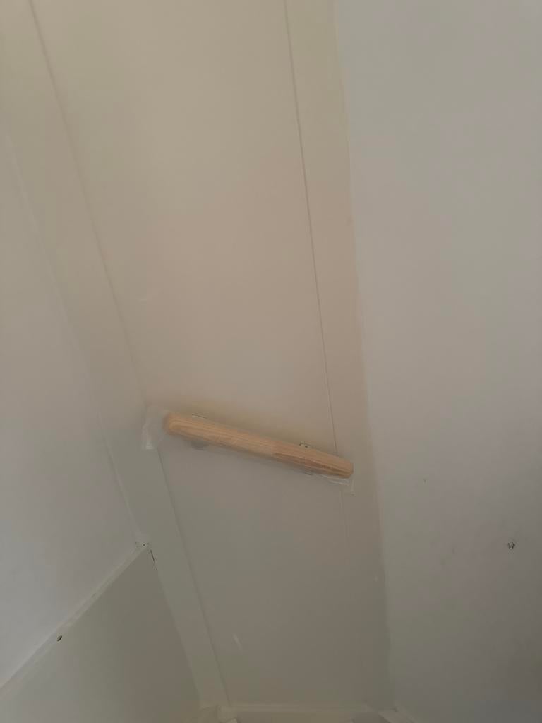 Nieuwe houten trap leuning (10 stuks), Doe-het-zelf en Verbouw, Ladders en Trappen, Ophalen of Verzenden, Nieuw, Trap, Minder dan 2 meter