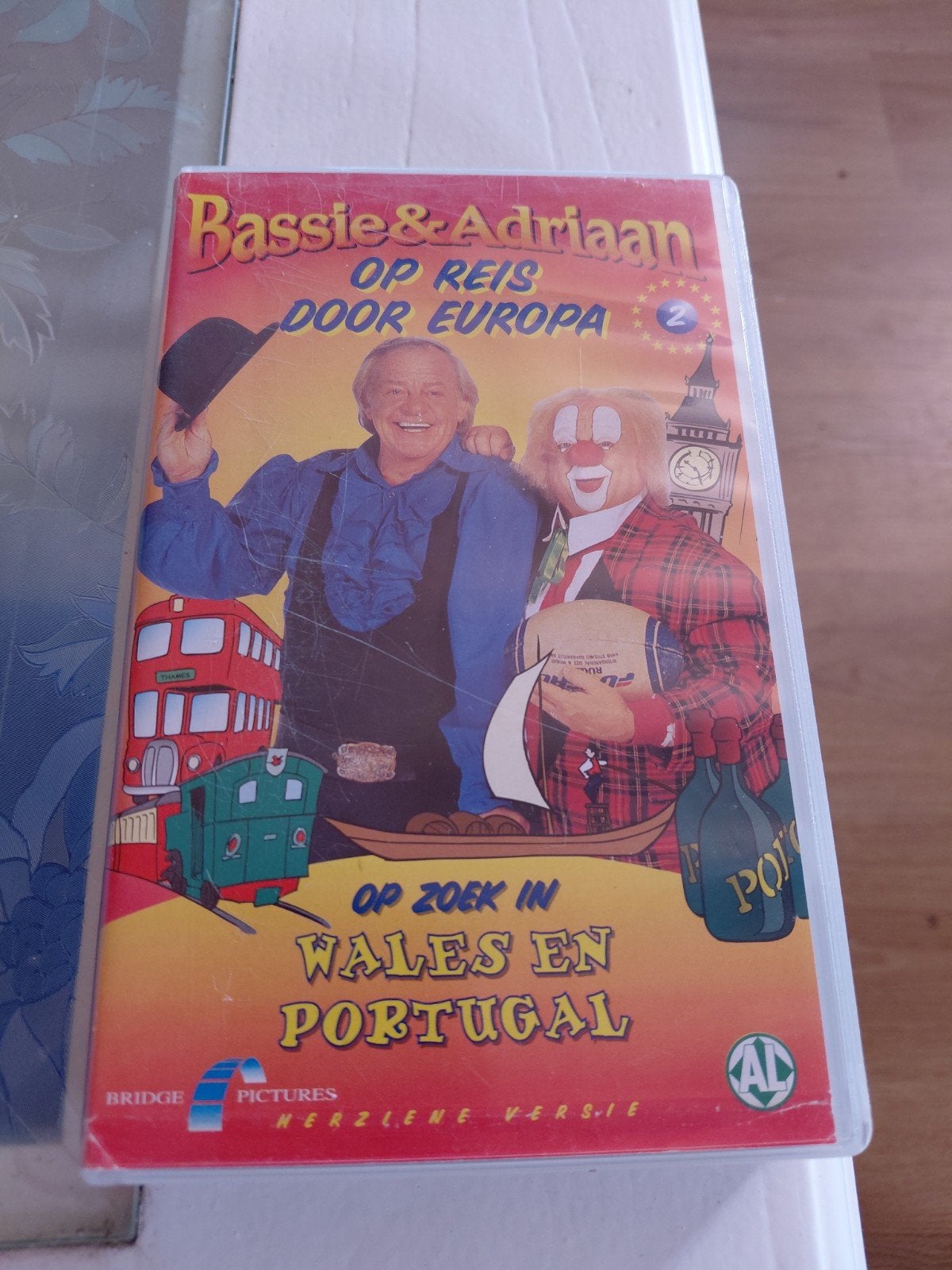 Bassie en Adriaan reis door Europa 2 Wales Portugal vhs, Cd's en Dvd's, VHS | Kinderen en Jeugd, Gebruikt, Alle leeftijden, Kinderprogramma's en -films