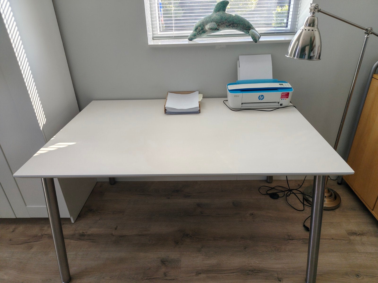 Witte tafel Bree's New World met metalen poten, Ophalen, Kunststof, Gebruikt, 100 tot 150 cm