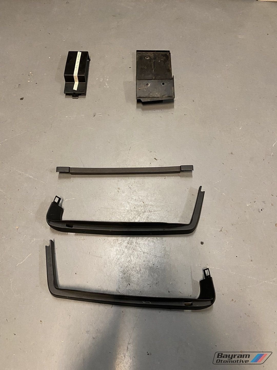 Bmw E30 touring kofferbak delen kofferklep 3-serie kapjes kl, Auto-onderdelen, Interieur en Bekleding, -, -, -