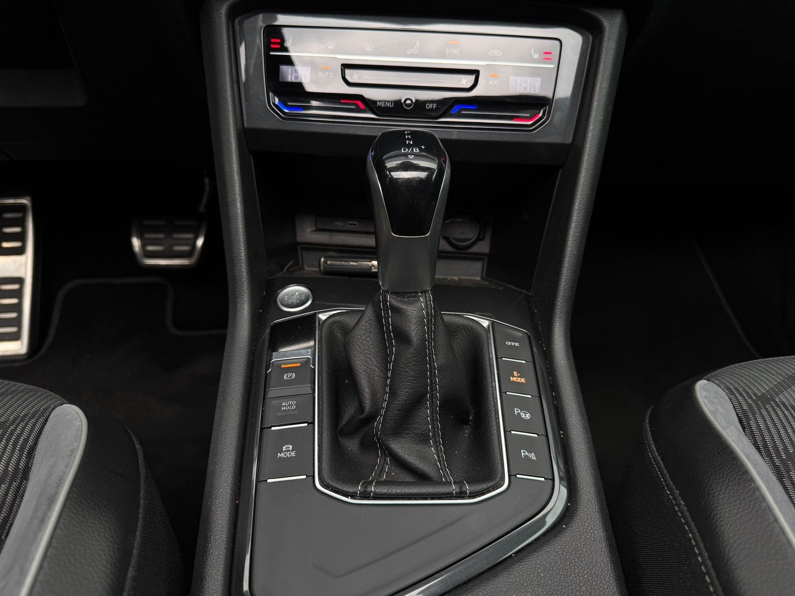 Foto 23 van Volkswagen Tiguan 1.4 TSI eHybrid R-line PANO / HUD / VOL