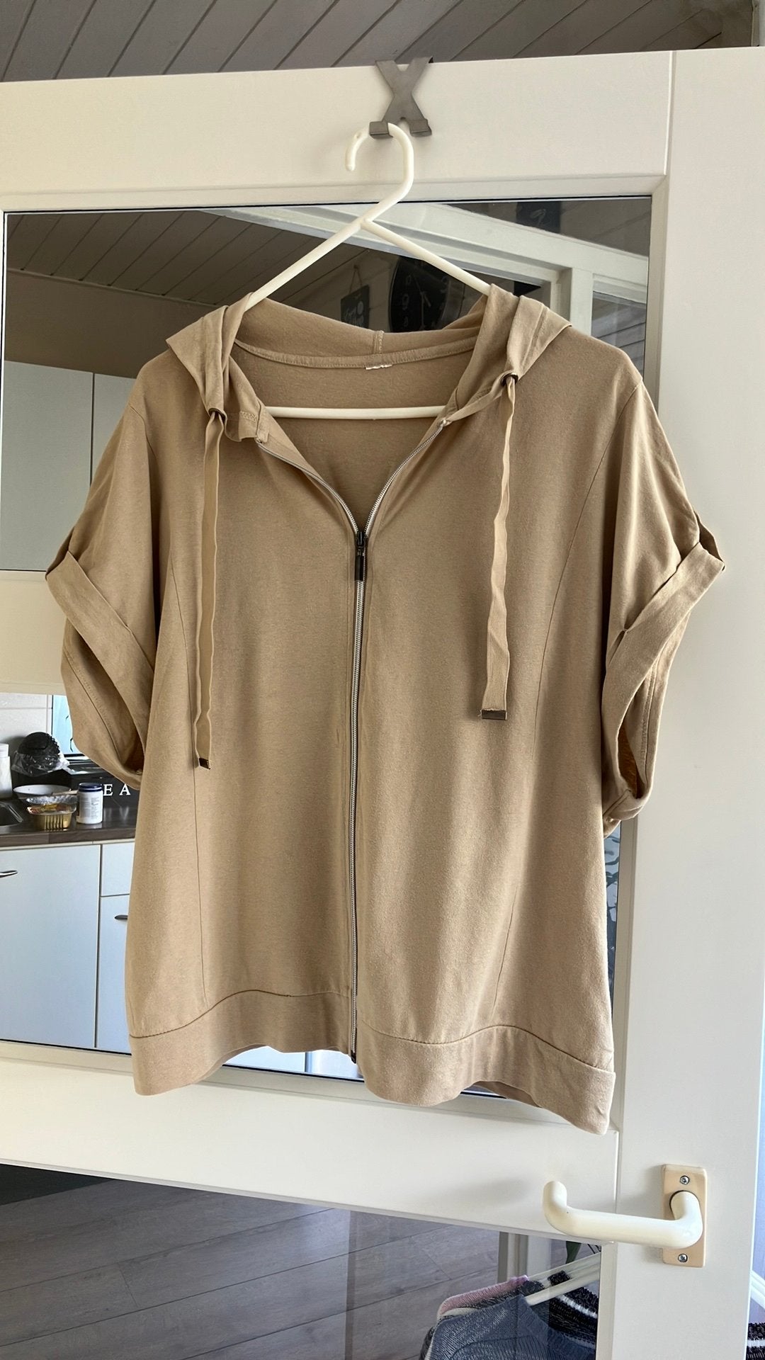 Leuk beige vestje mt 44/46, Ophalen of Verzenden, Zo goed als nieuw, Maat 46/48 (XL) of groter, Beige
