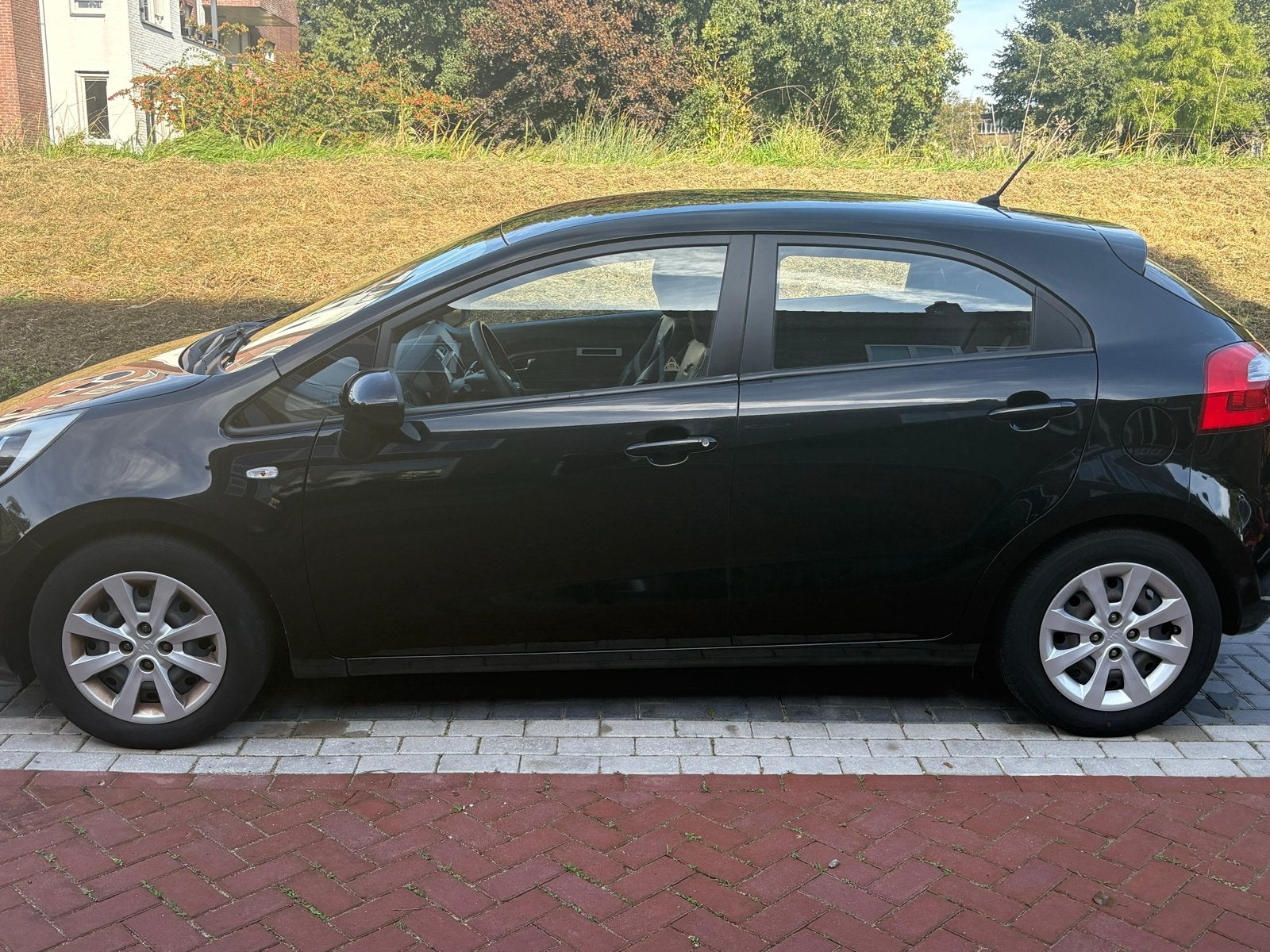 Kia Rio 1.2 I 5DRS 2014 Zwart, Auto's, 1027 kg, 450 kg, 40 €/maand, 4 cilinders