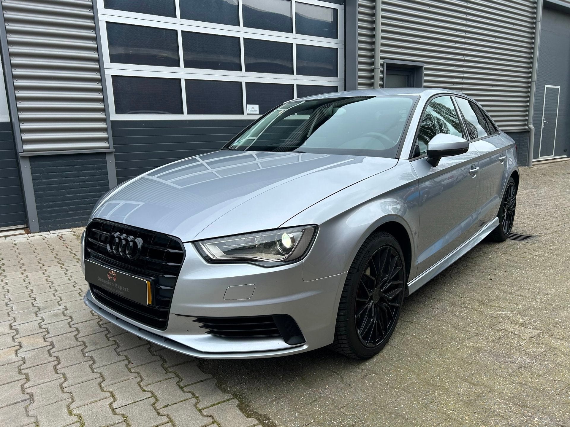 Audi A3 Limousine 1.4 TFSI Ambition Pro Line Plus uitlaatkle, Voorwielaandrijving, Gebruikt, 4 cilinders, Sedan