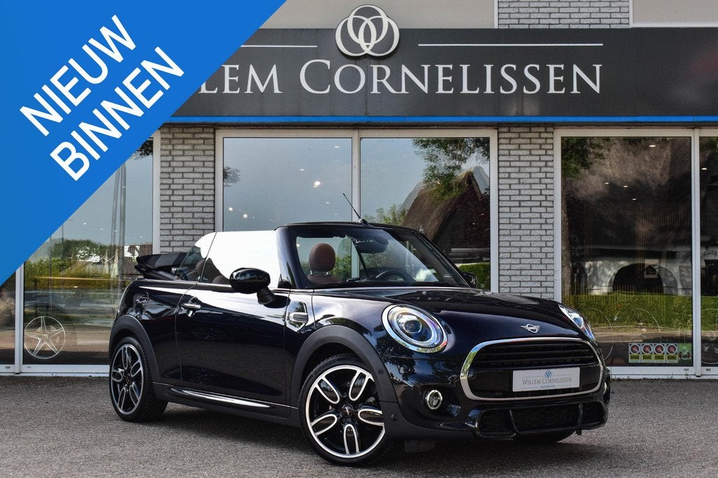 MINI Cabrio 1.5 Cooper Aut. JCW Pack Leder Navi Pro Apple Ha, Auto's, Mini, 136 pk, Gebruikt, Euro 6, Cabriolet