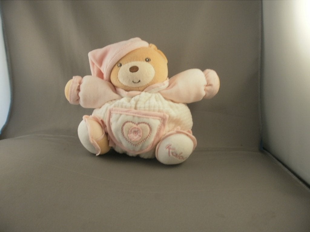 Kaloo beer bruin/crème met roze pakje puntmuts rammel 20 cm, Overige merken, Beer, Ophalen of Verzenden, Zo goed als nieuw