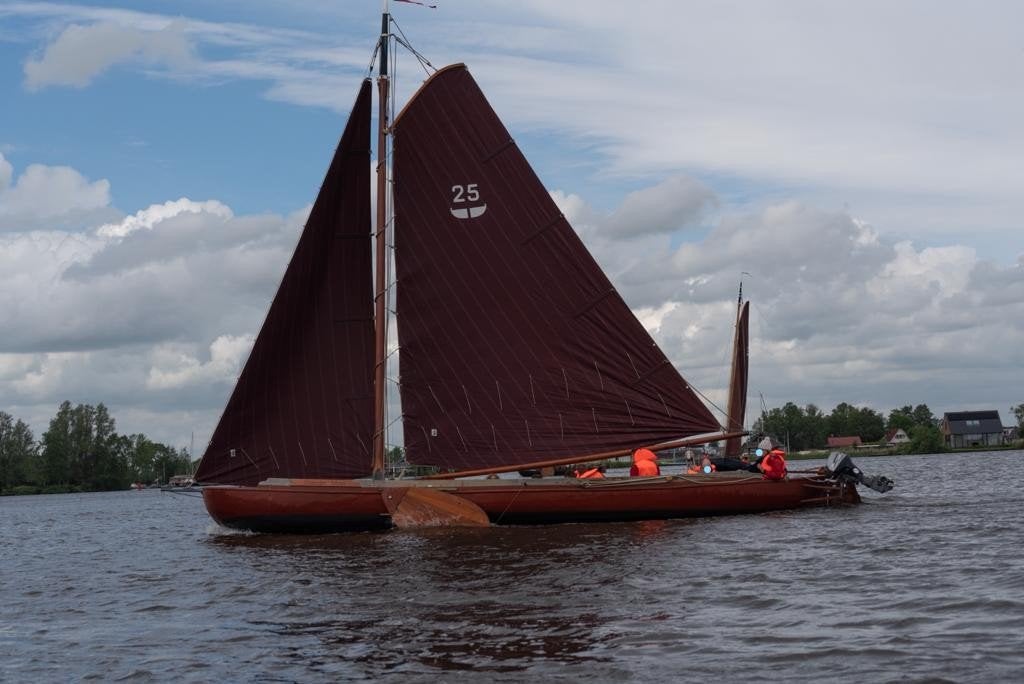 Platbodem 11m - Ideaal voor ondiep water en grachten, Watersport en Boten, Ophalen of Verzenden, Gebruikt, Zeilen