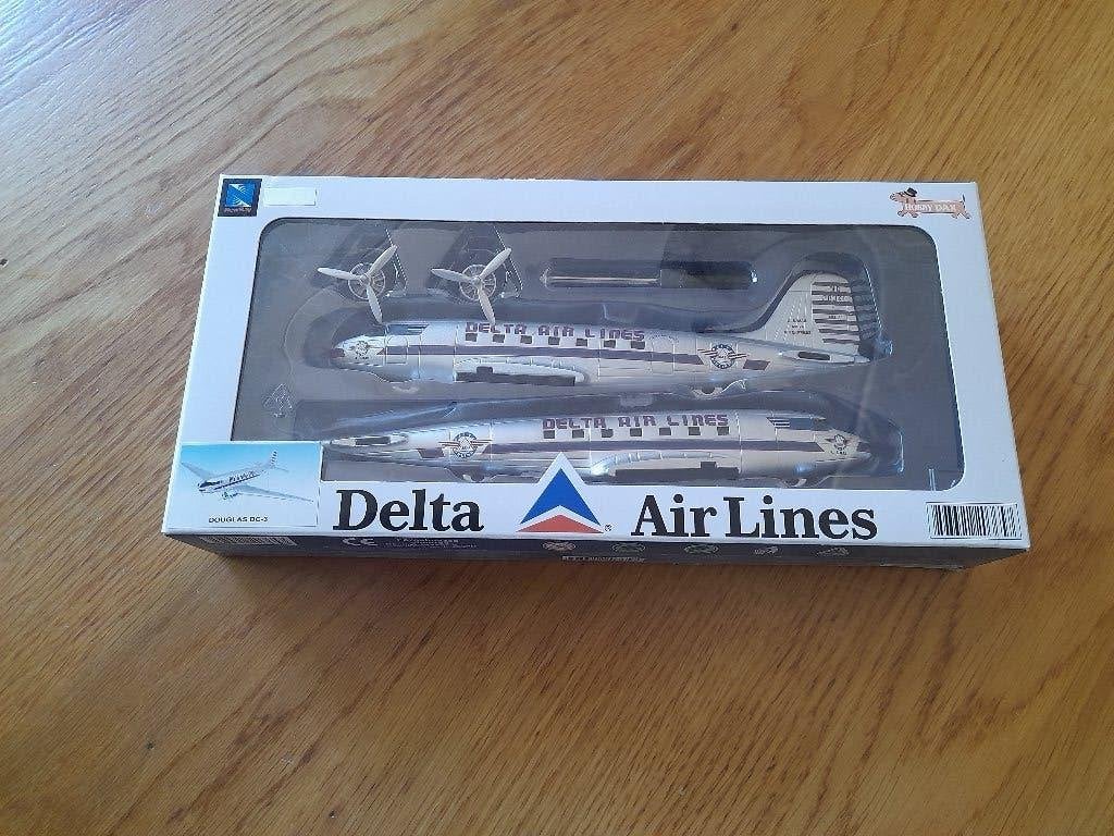 NewRay Douglas DC-3 Delta Air Lines, Overige merken, 1:72 tot 1:144, Ophalen of Verzenden, Zo goed als nieuw