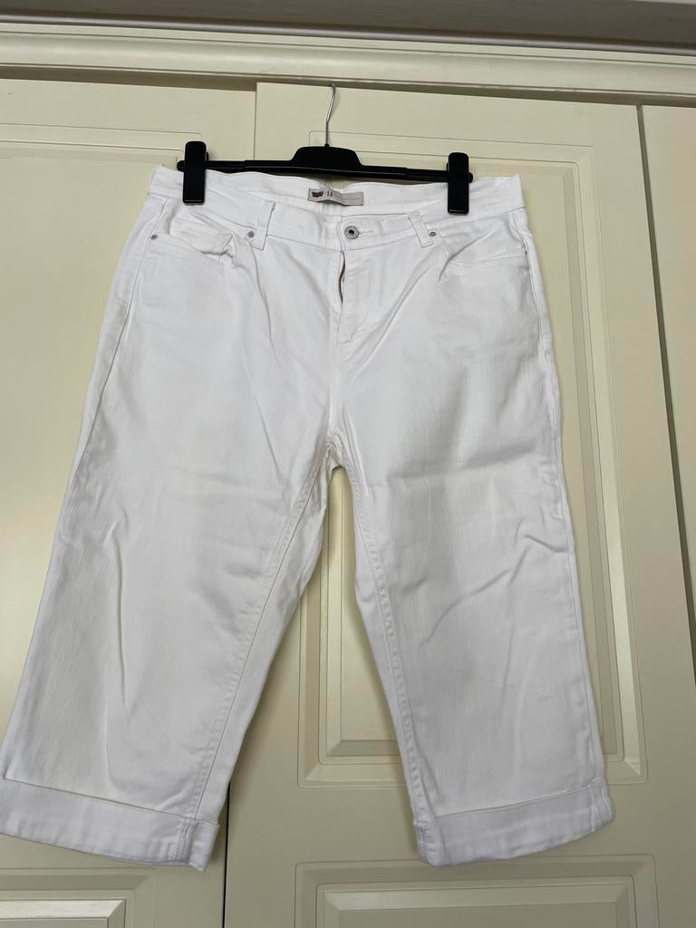 Witte Levi's driekwart spijkerbroek, Ophalen of Verzenden, Gedragen, Wit, Overige jeansmaten