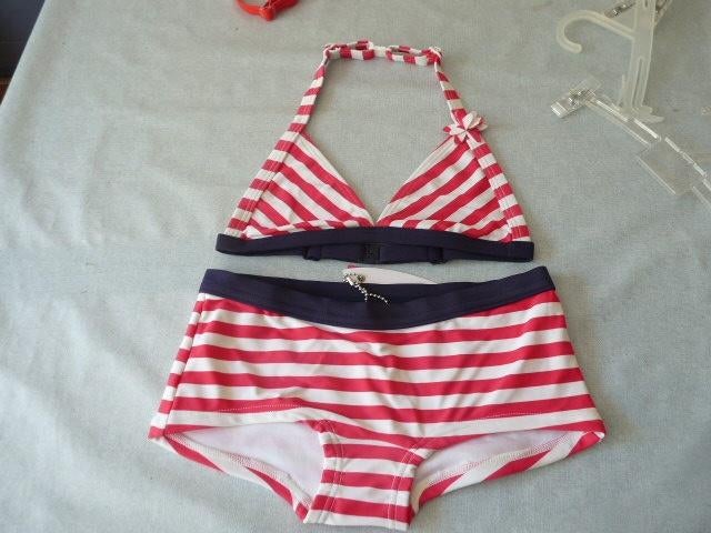 Navy stijl wit rood en blauwe accenten bikini mt 128, Bikiniset, Meisje, Nieuw, Manouxx