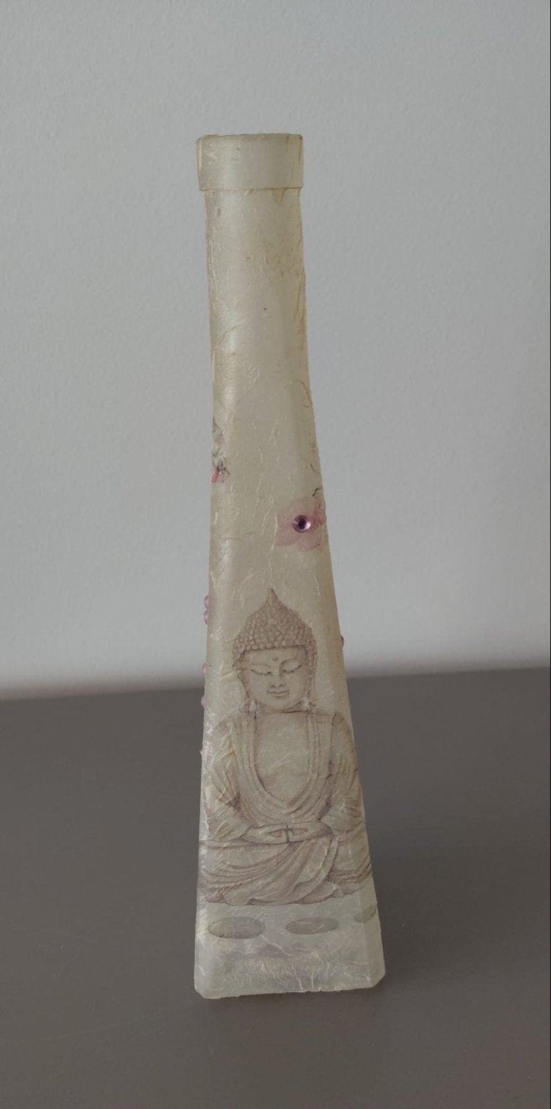 Decoratieve Boeddha vaas met bloemen en steentjes, Overige materialen, Gebruikt, Beige, Ophalen of Verzenden