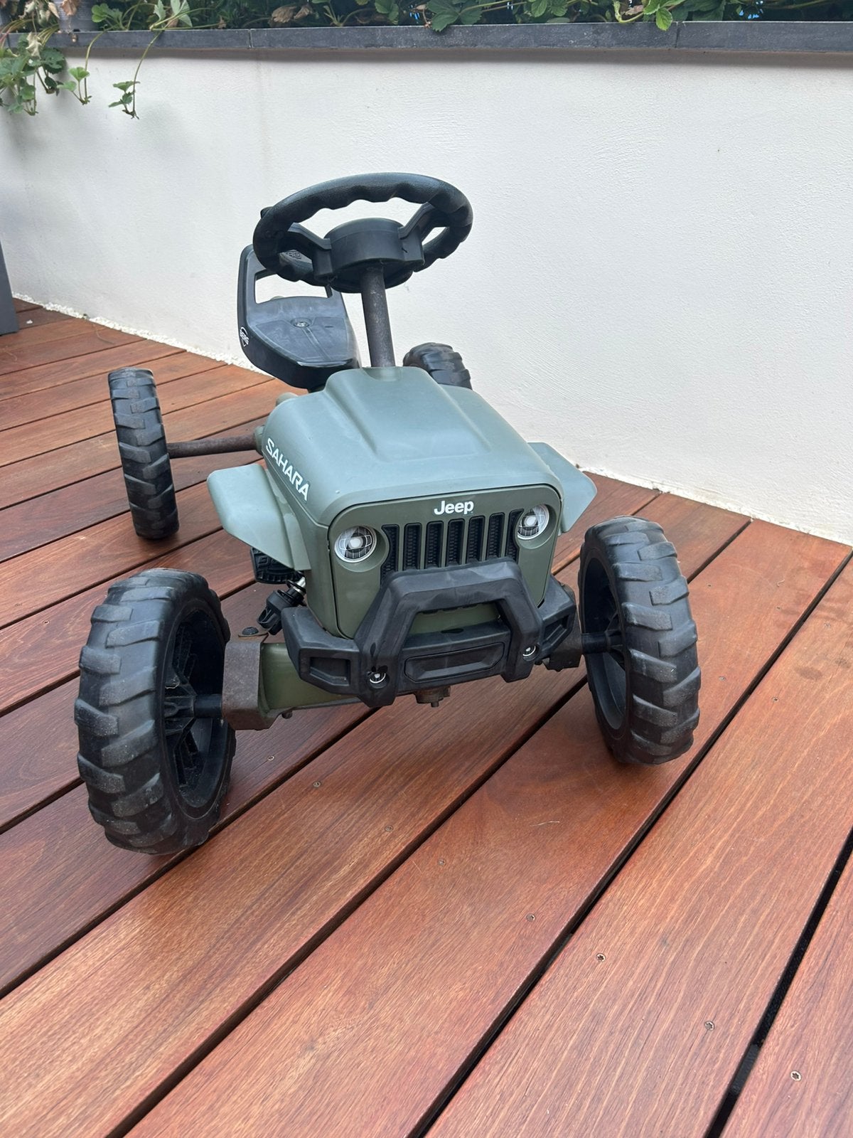 Berg Buzzy Jeep Sahara skelter, Ophalen, Zo goed als nieuw, Berg