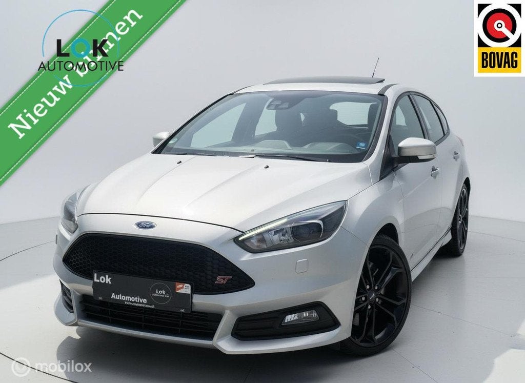Ford Focus 2.0 ST DAK|RECARO|SONY|LED|CAMERA|STOEL/STUURVERW, Auto's, 15 km/l, Gebruikt, Zwart, 4 cilinders