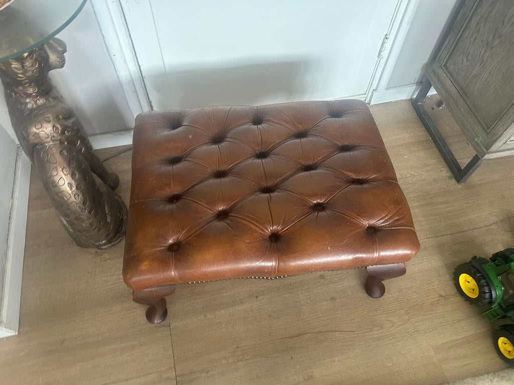 Chesterfield voetenbank, Huis en Inrichting, Banken | Voetenbanken en Poefen, Ophalen, Zo goed als nieuw, Rechthoekig, 75 tot 100 cm