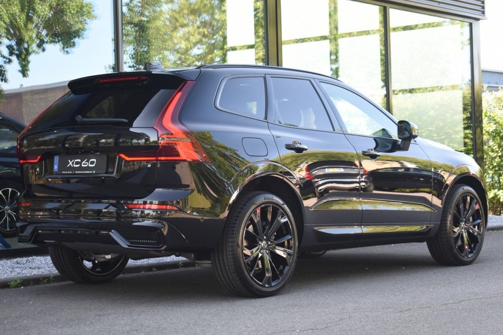 Volvo XC60 T8 406Pk AWD Ultra Black Edition Executive | Luch, Auto's, Volvo, Automaat, 4 cilinders, 1969 cc, Zwart