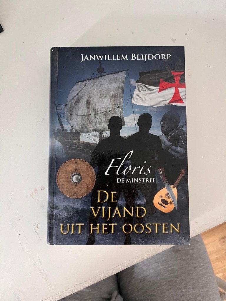 Boek: Floris de minstreel - deel 9: de vijand uit het oosten, Ophalen of Verzenden, Zo goed als nieuw, Fictie, Janwillem Blijdorp