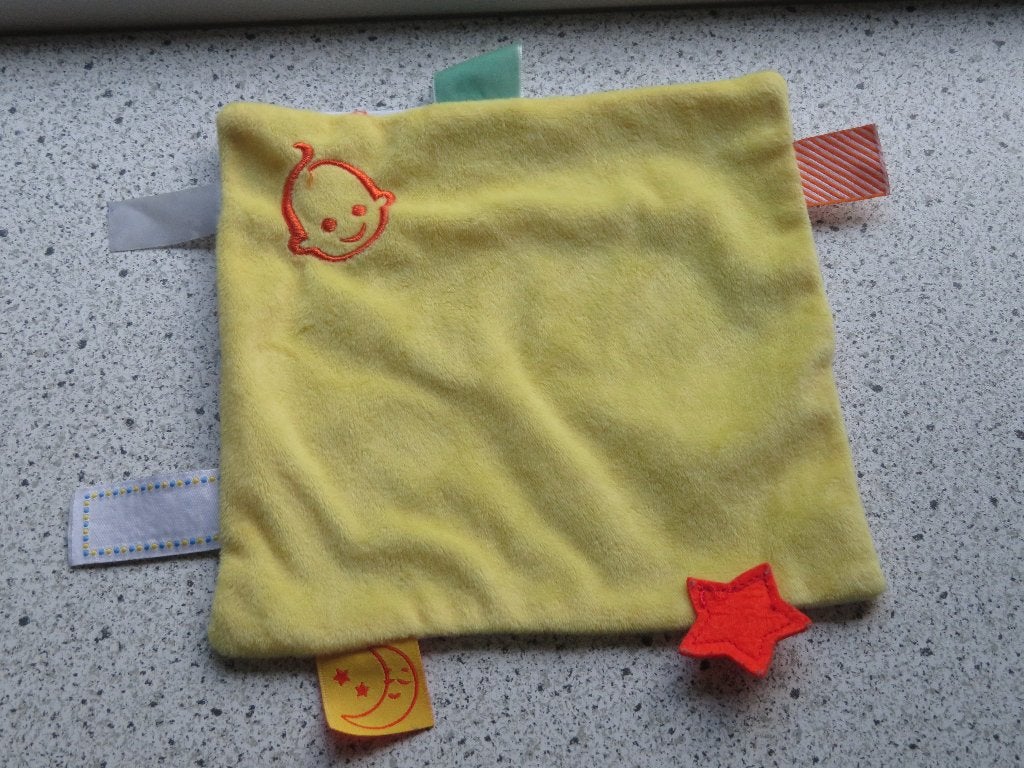 Knuffeldoekje labeldoekje van Zwitsal met koppoters, Geel, Overige typen, Ophalen of Verzenden, Zo goed als nieuw