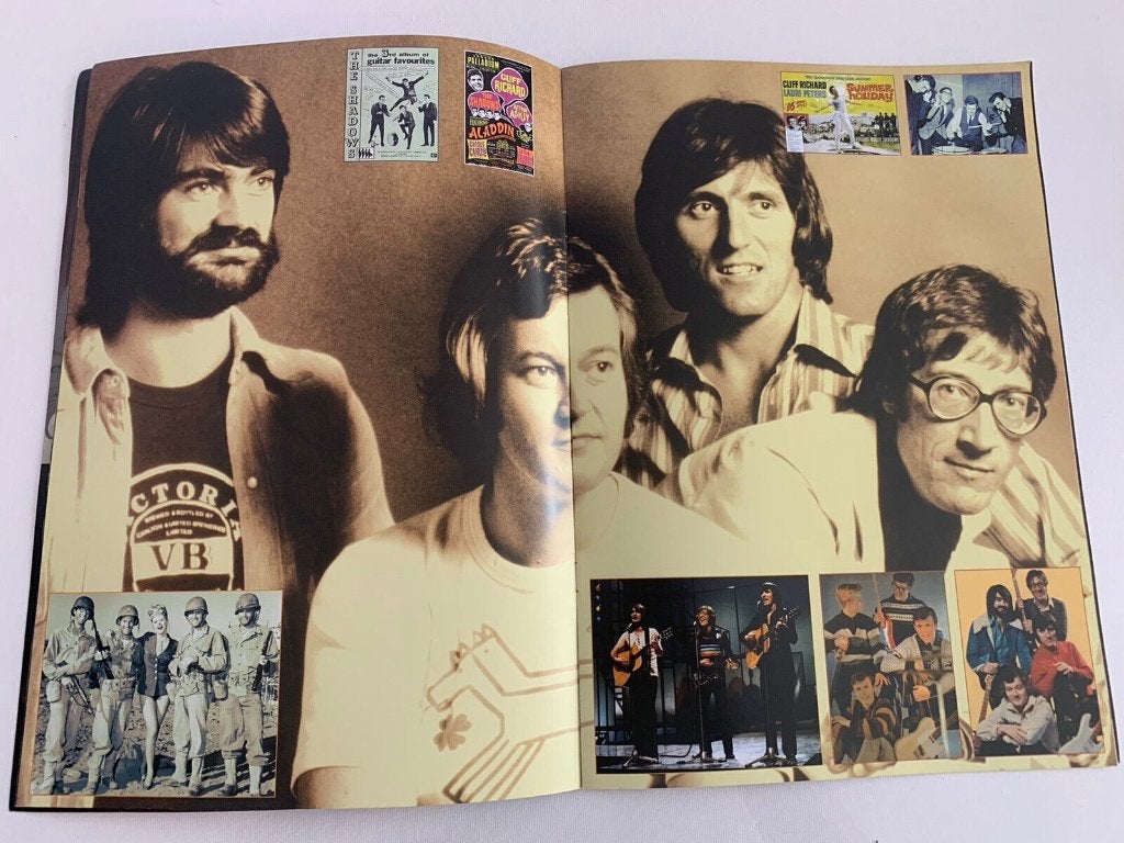 THE SHADOWS The Final Tour Together again for the last time., Ophalen of Verzenden, Zo goed als nieuw, Boek, Tijdschrift of Artikel