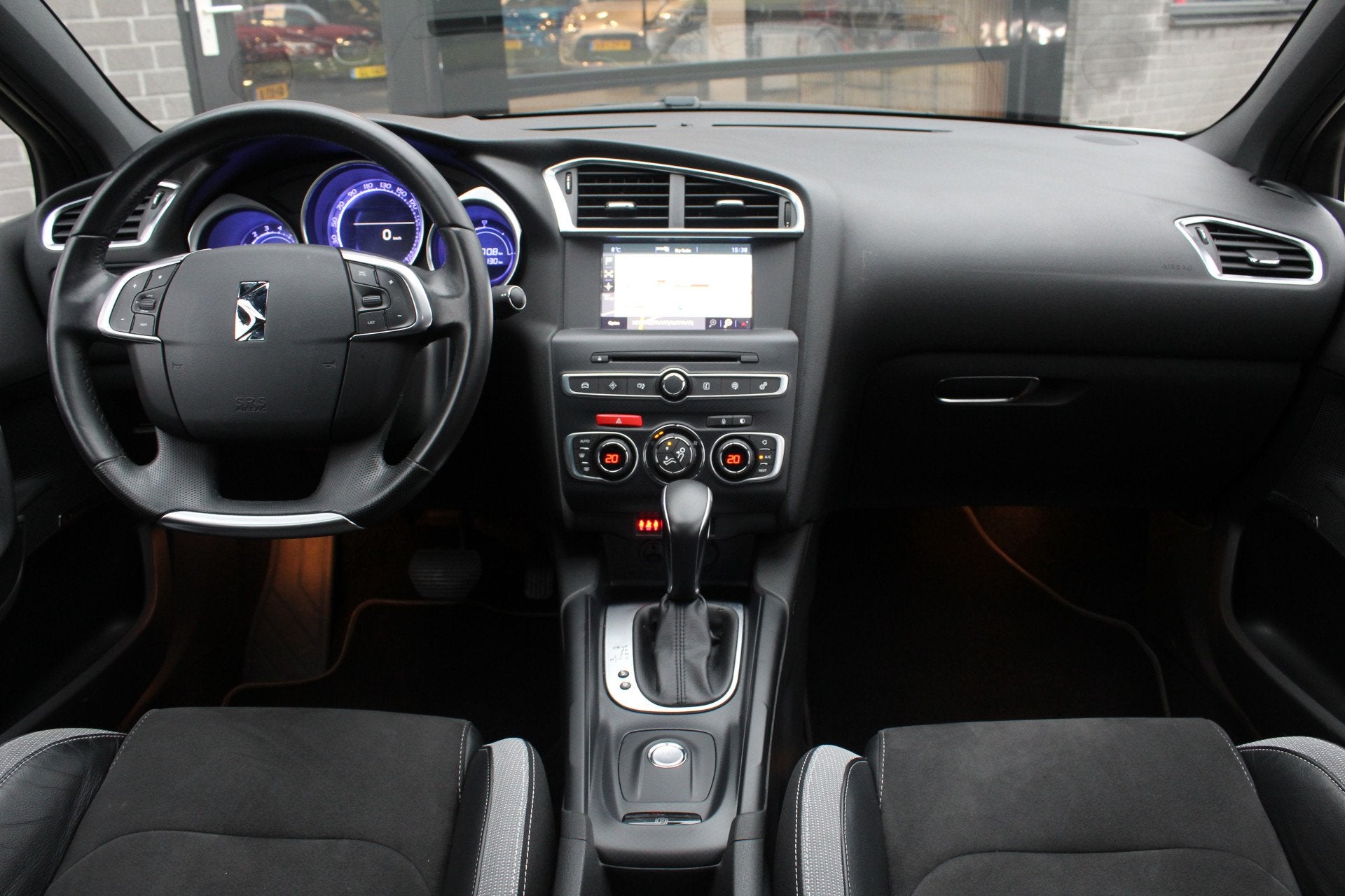 DS DS 4 Crossback 1.6 THP Business / Keyless / Camera / Trek, Auto's, DS, Gebruikt, 4 cilinders, Met garantie (alle), 1650 kg