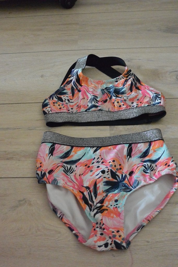 Vrolijke Name It bikini - maat 110/116, Kinderen en Baby's, Kinderkleding | Kinder-zwemkleding, Bikiniset, Meisje, Overige maten